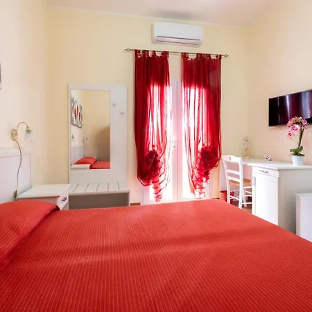 Aura Solis 3*