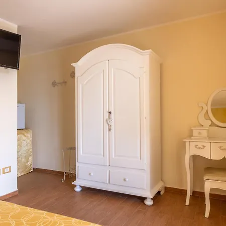 Aura Solis Bed & Breakfast